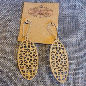 Plunder design Addison earrings